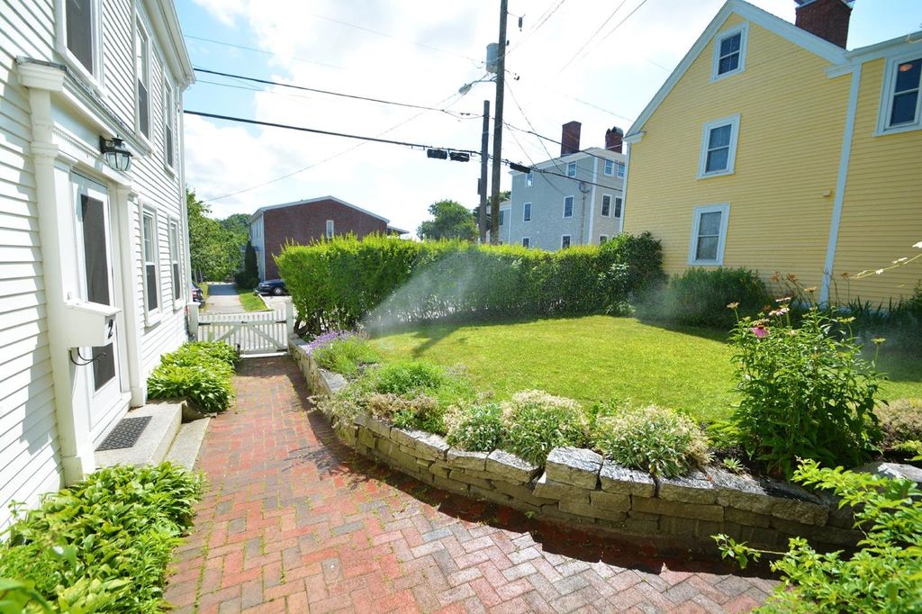 Photo of 445 Pleasant Street, Portsmouth, NH 03801 (MLS # 5054401)