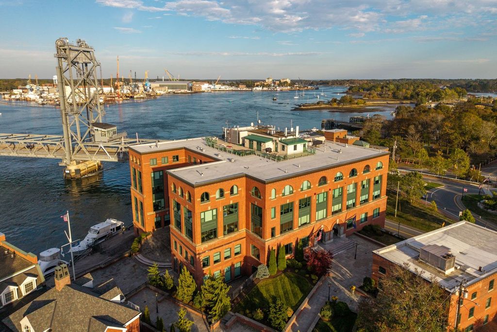 Photo of 1 Harbour Place #4i, Portsmouth, NH 03801 (MLS # 5064875)
