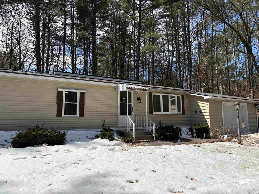 Photo of 15 Edgewood Drive, Hopkinton, NH 03229 (MLS # 5080670)