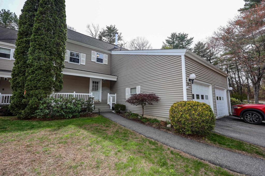 Photo of 38 Winterwood Drive, Londonderry, NH 03053 (MLS # 5086084)