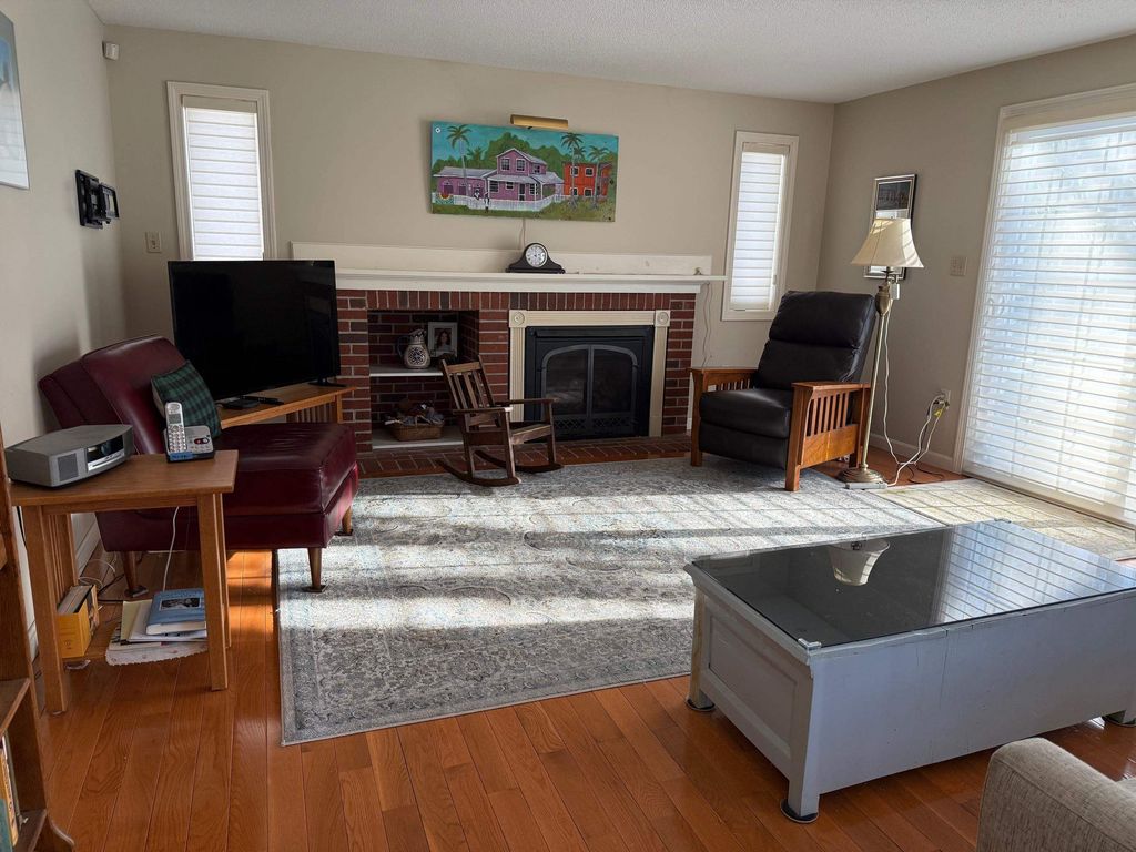 Photo of 555 Straw Hill Road, Manchester, NH 03104 (MLS # 5076017)