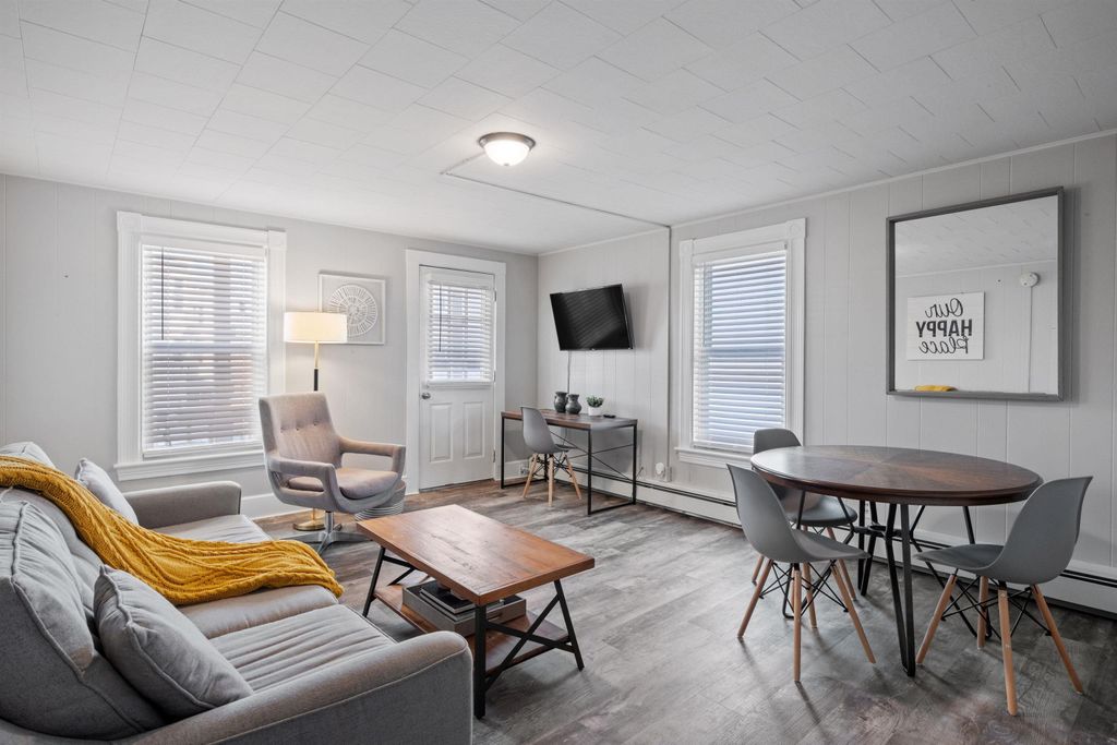 Photo of 526 Hevey Street #3, Manchester, NH 03102 (MLS # 5072434)