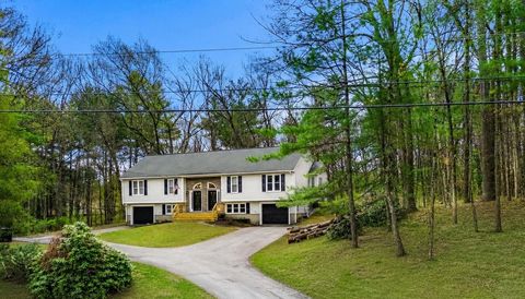 Photo of 7 Kingston Way, Hudson, NH 03051 (MLS # 5088488)