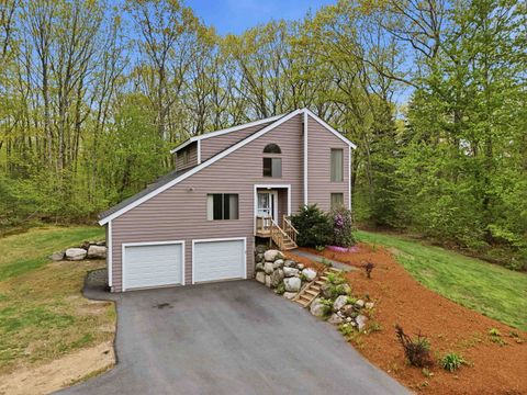 35 Pilgrim Circle Hampstead NH 03826