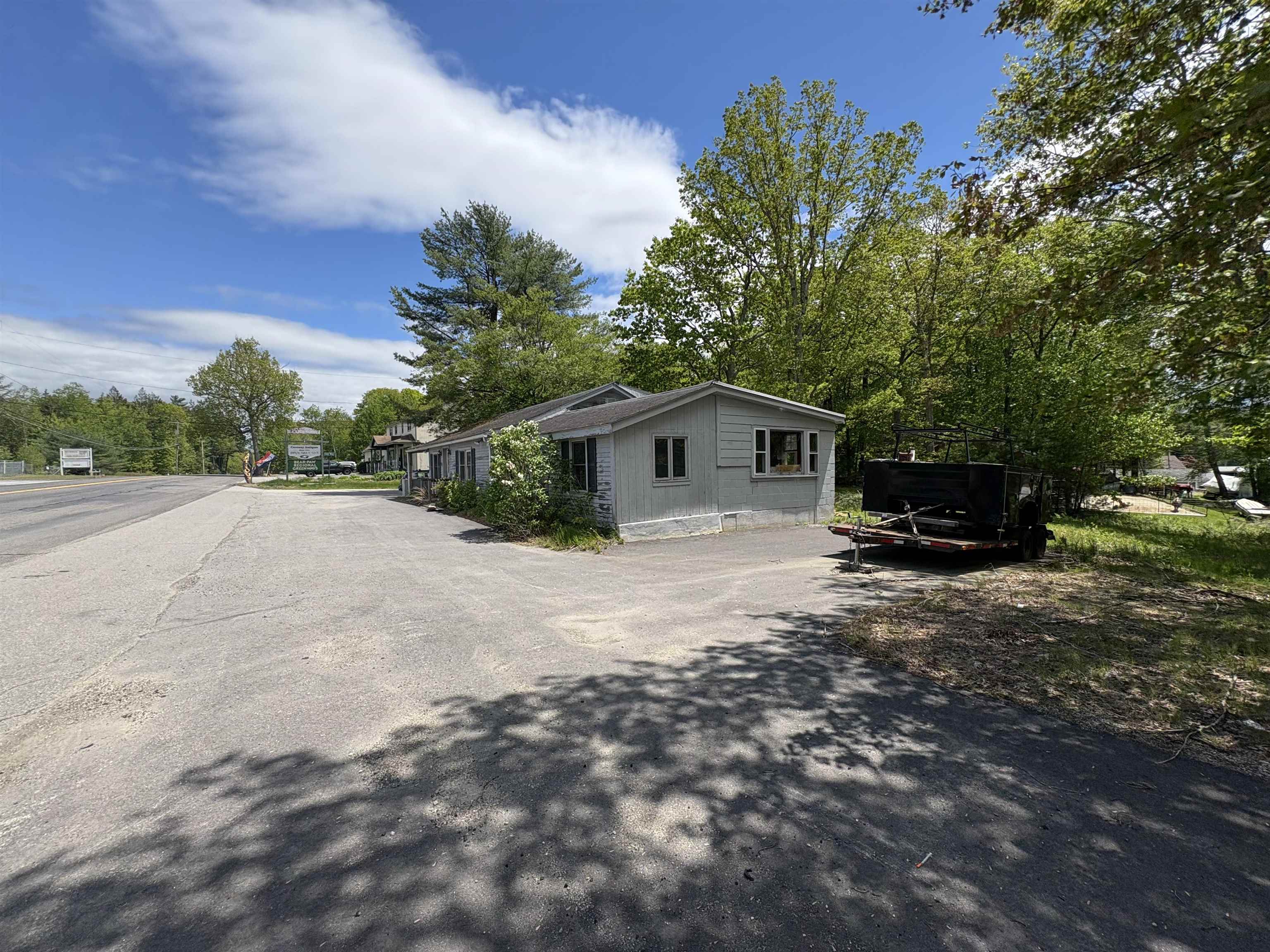 1563 1st NH Turnpike