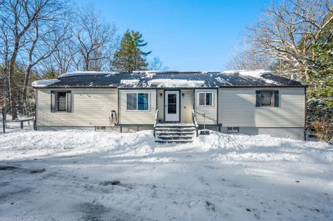 Photo of 8 Ross Farm Road, Albany, NH 03818 (MLS # 5074814)