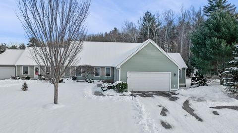 Photo of 47 Risloves Way, Fremont, NH 03044 (MLS # 5072598)