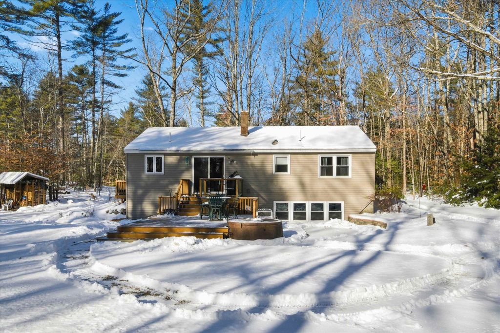Photo of 465 Clinton Street, Concord, NH 03301 (MLS # 5071992)