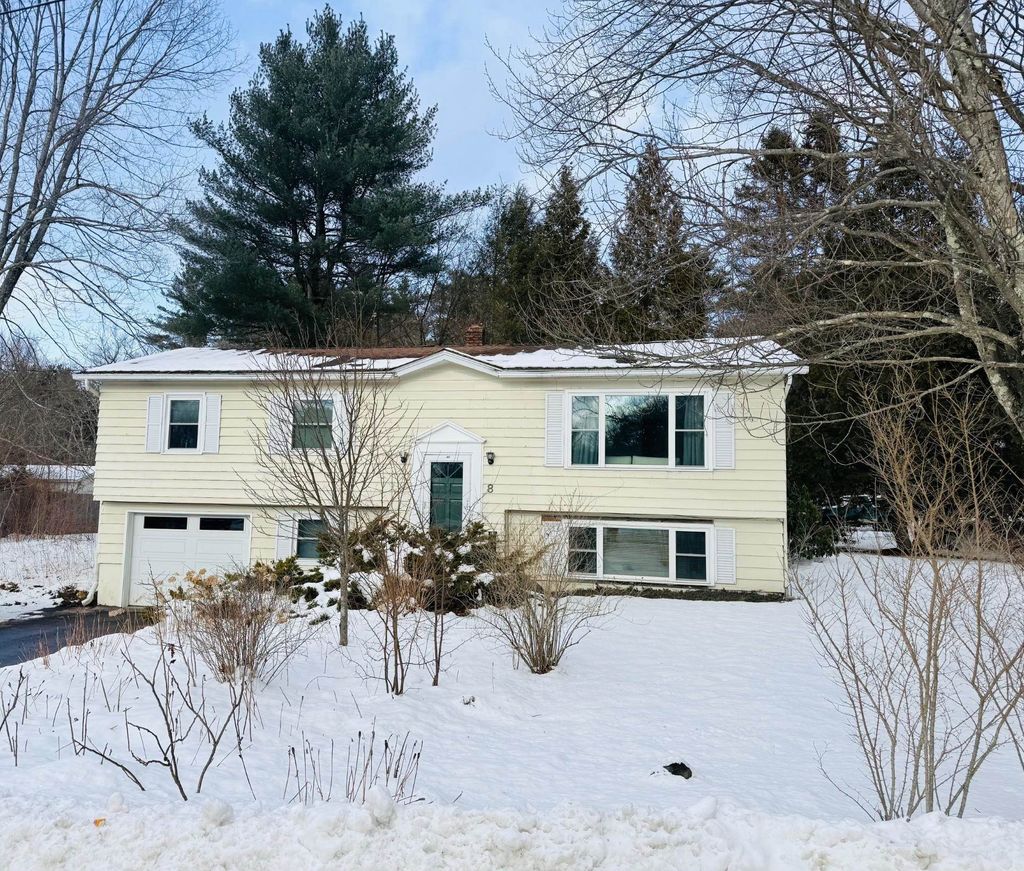 Photo of 8 Short Avenue, Hooksett, NH 03106 (MLS # 5072867)
