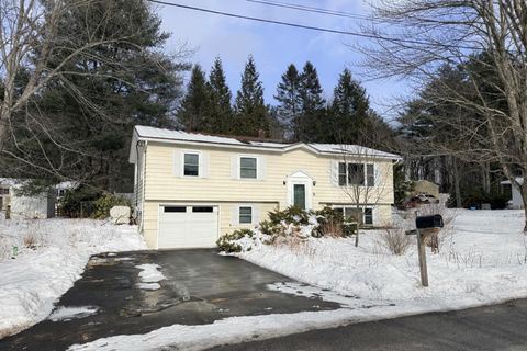 Photo of 8 Short Avenue, Hooksett, NH 03106 (MLS # 5072867)