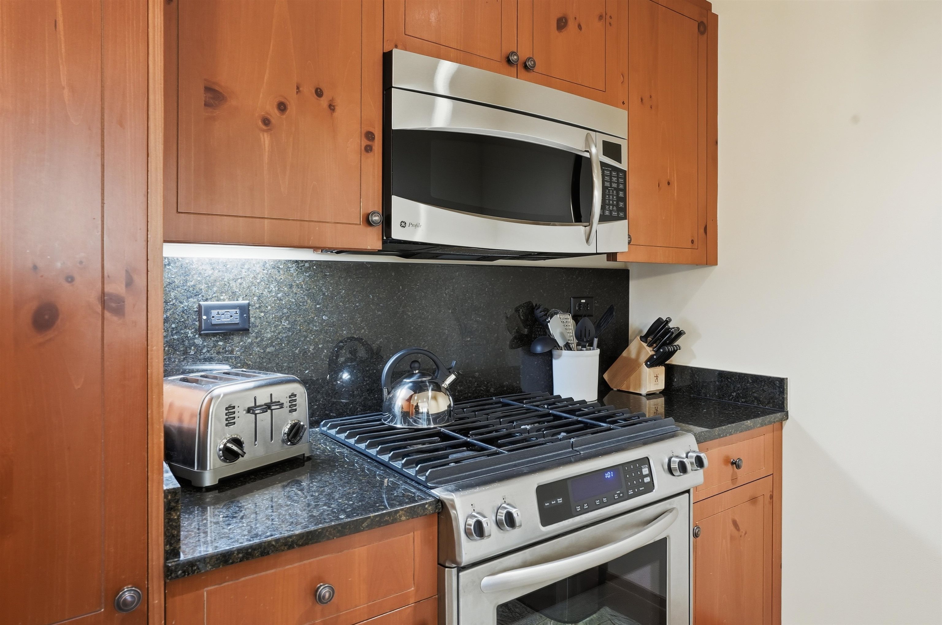 7412 Mountain Road 1318-20