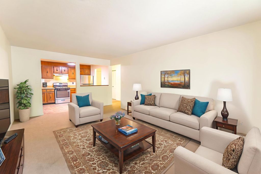 Photo of 23 Country Club Drive #1036, Manchester, NH 03102 (MLS # 5050522)
