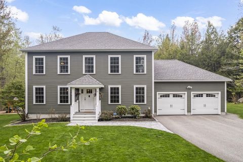 Photo of 90 Village Place Drive, Barrington, NH 03825 (MLS # 5088734)