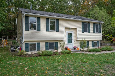 Photo of 33 Folsom Drive, Newmarket, NH 03857 (MLS # 5065860)