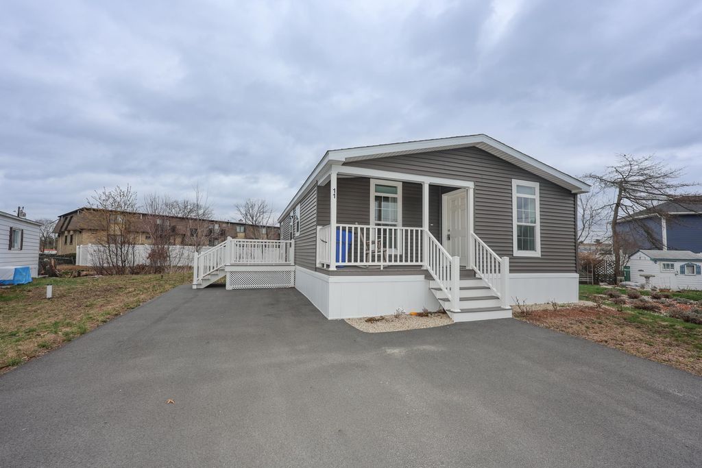 Photo of 11 Hagop Road, Salem, NH 03073 (MLS # 5085974)