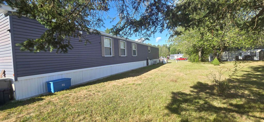 Photo of 24 Parkwood Drive, Allenstown, NH 03275 (MLS # 5059035)