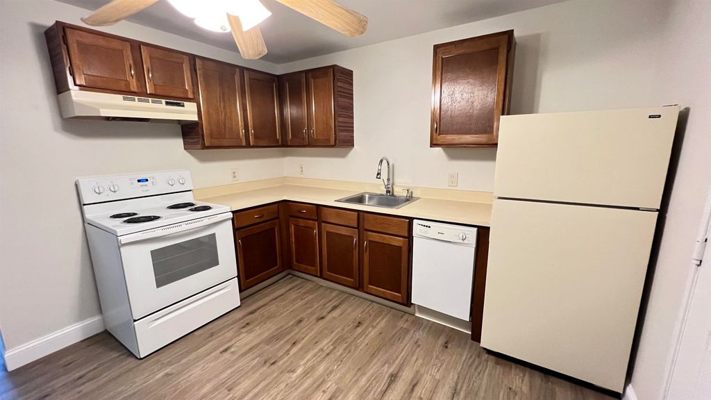 Photo of 12 East Side Drive #221, Concord, NH 03301 (MLS # 5065477)