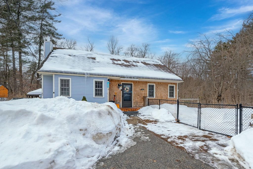 Photo of 40 Nivelle Street, Concord, NH 03301 (MLS # 5078449)