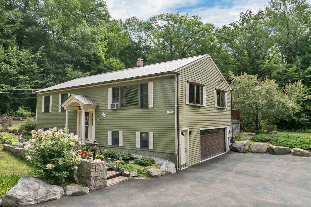 Photo of 108 Maple Manor Road, Conway, NH 03813 (MLS # 5087778)