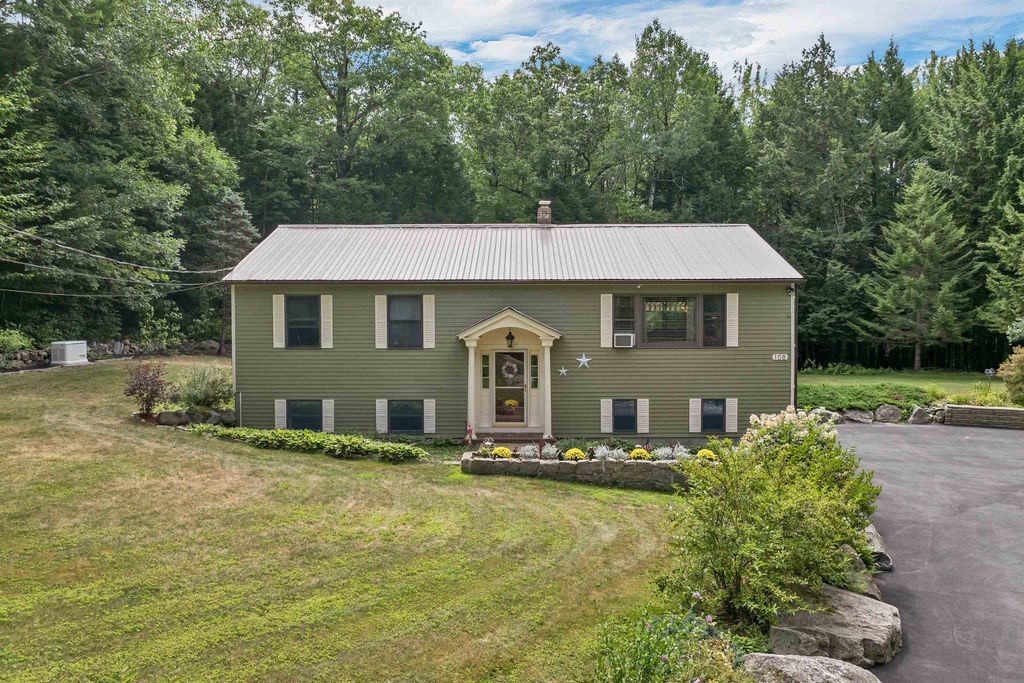 Photo of 108 Maple Manor Road, Conway, NH 03813 (MLS # 5087778)