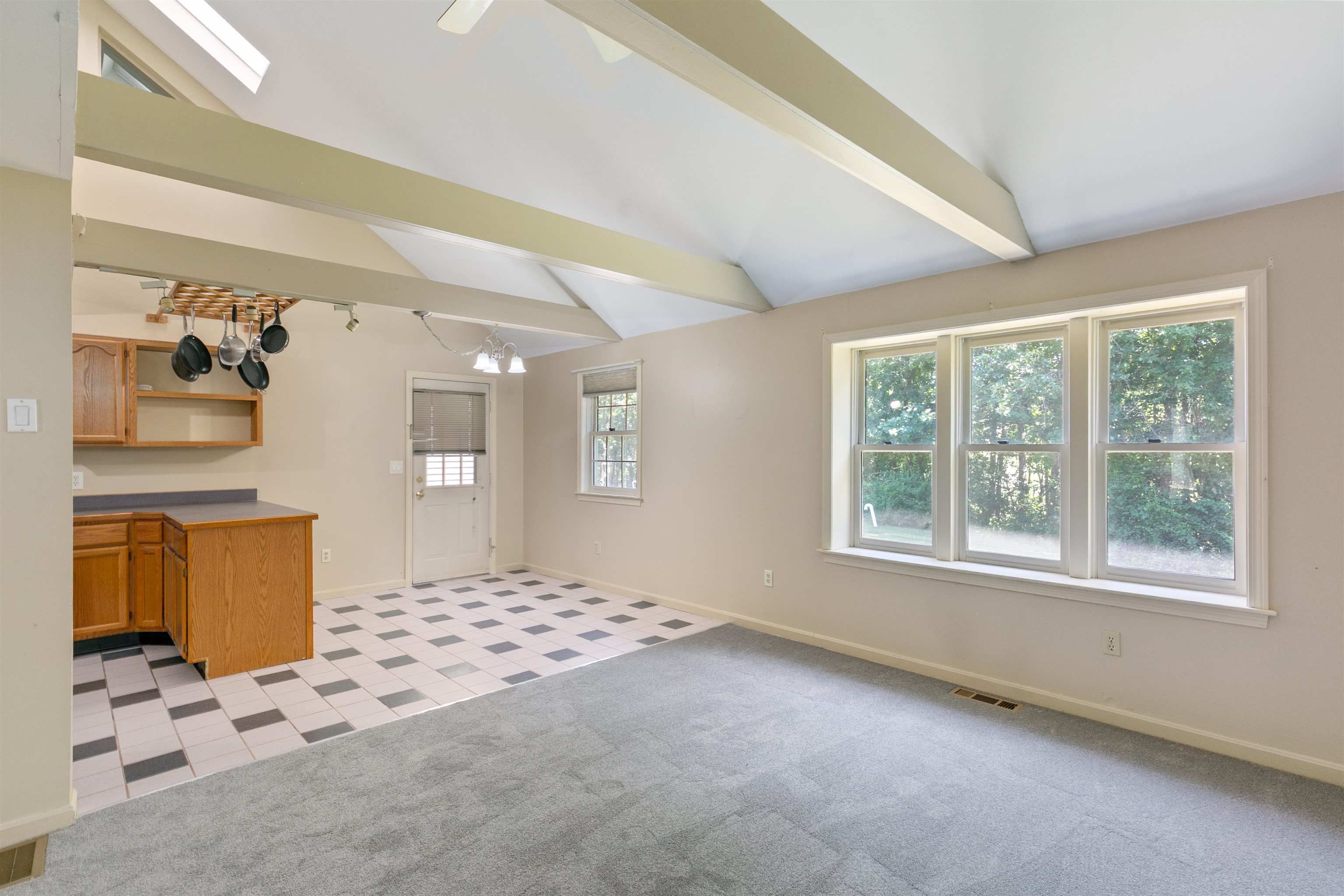 Atkinson, New Hampshire 03811, United States, 2 Bedrooms Bedrooms, ,2 BathroomsBathrooms,Residential,Active,179522