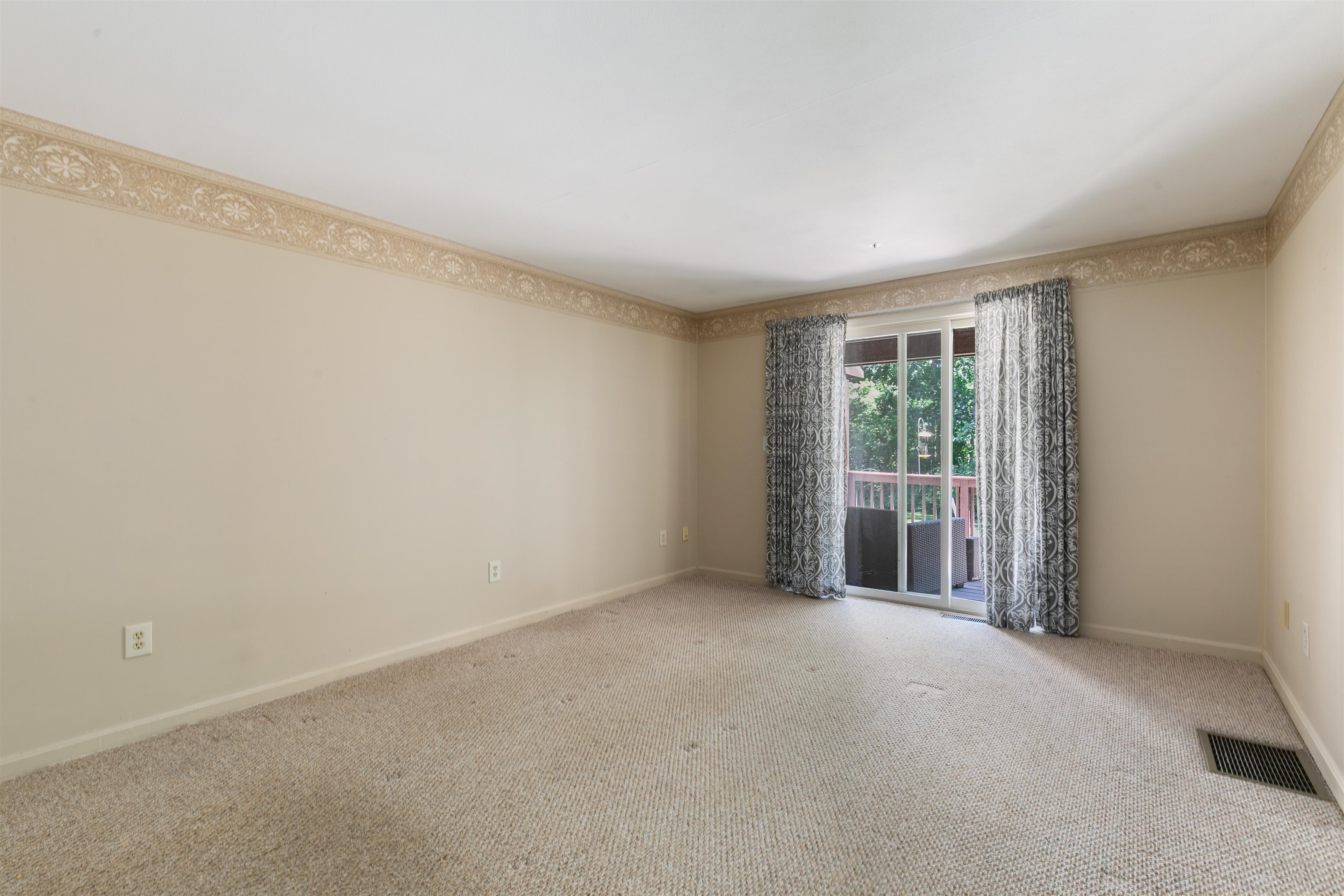 Atkinson, New Hampshire 03811, United States, 2 Bedrooms Bedrooms, ,2 BathroomsBathrooms,Residential,Active,179522