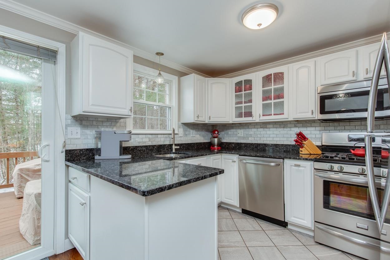 Londonderry, New Hampshire 03053, United States, 2 Bedrooms Bedrooms, ,2 BathroomsBathrooms,Residential,Active,78669