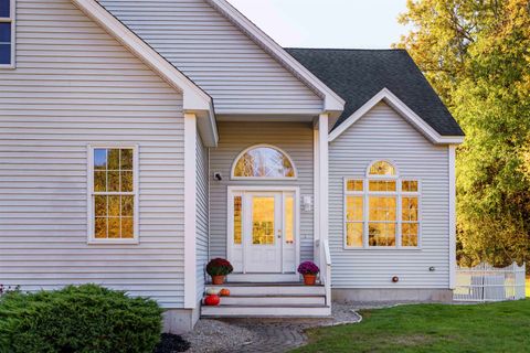 Photo of 2 Copper Hill Road, Hudson, NH 03051 (MLS # 5066801)