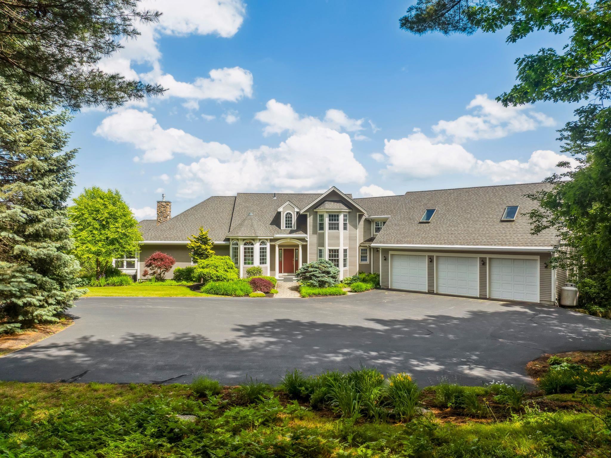 83 Tracy Way