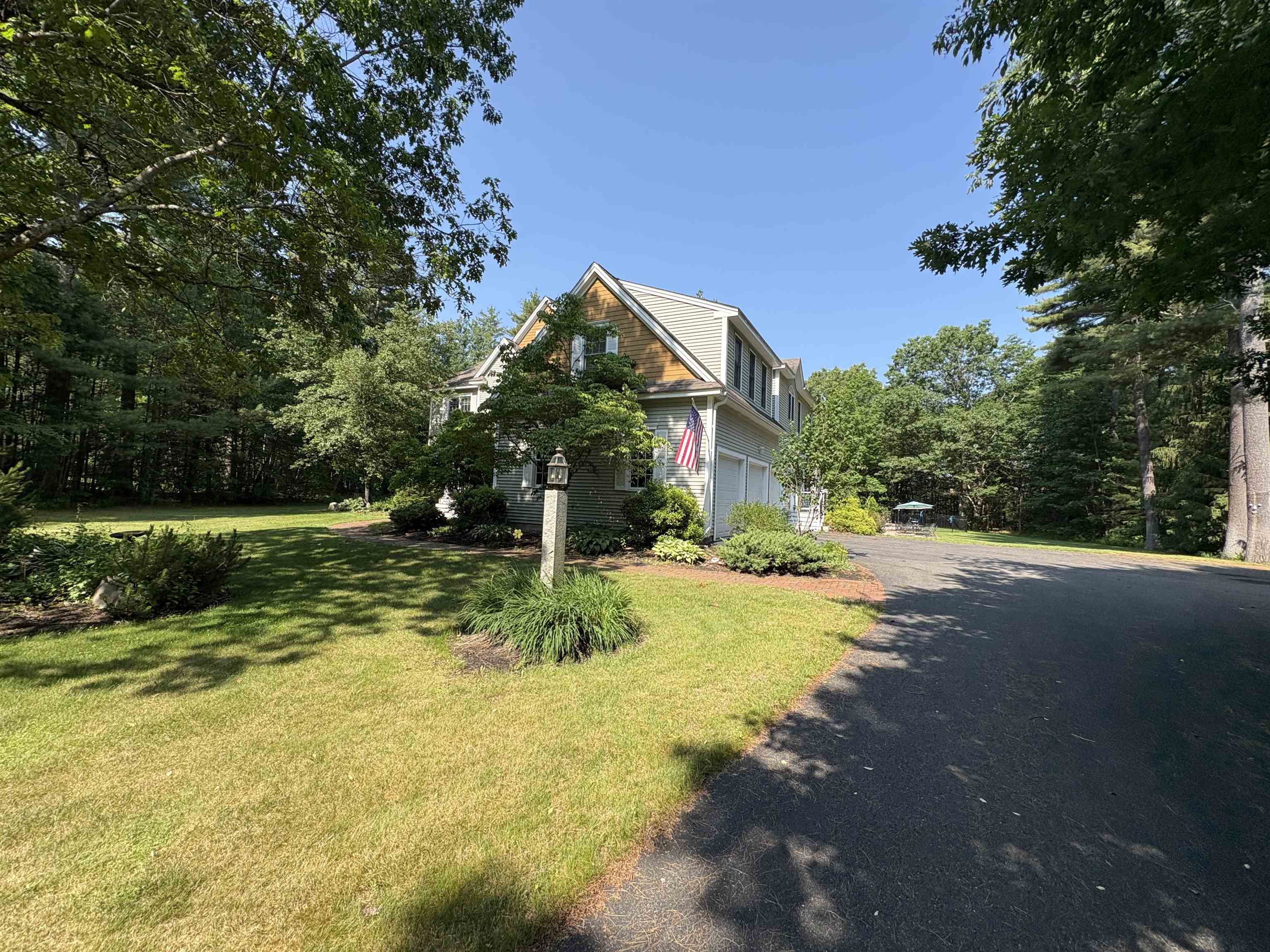 31 Emerson Lane
