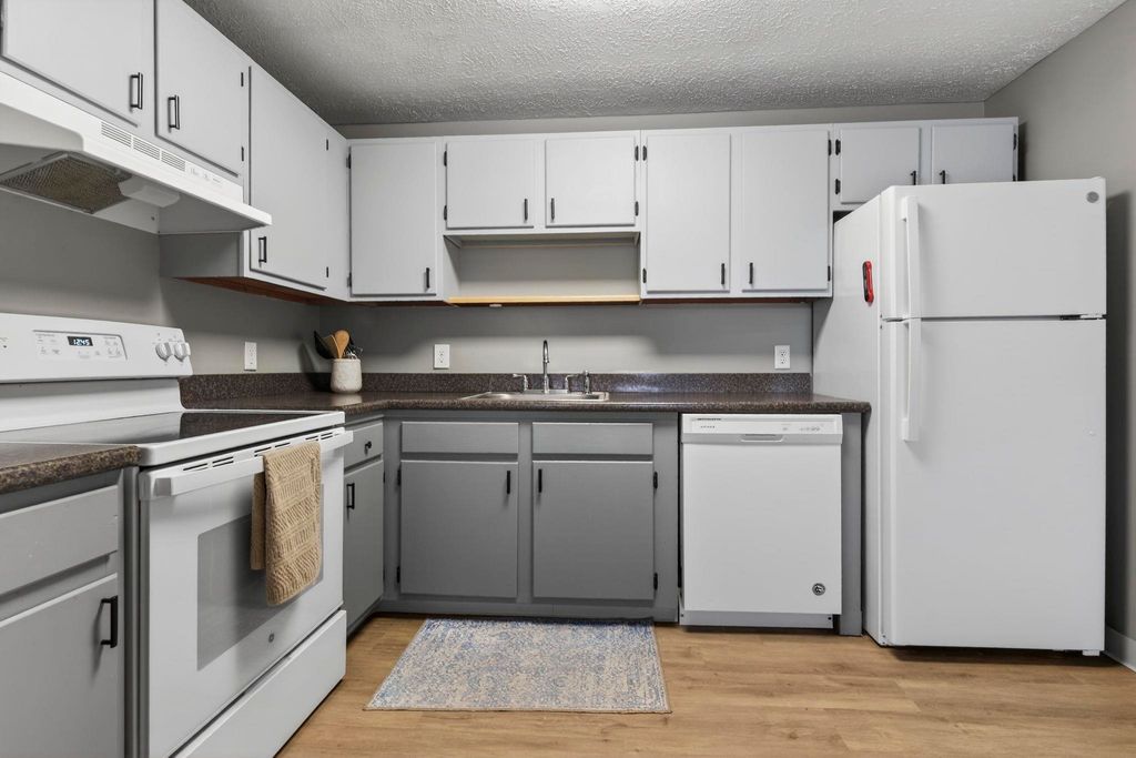 Photo of 55 Log Street #3H, Manchester, NH 03102 (MLS # 5077098)