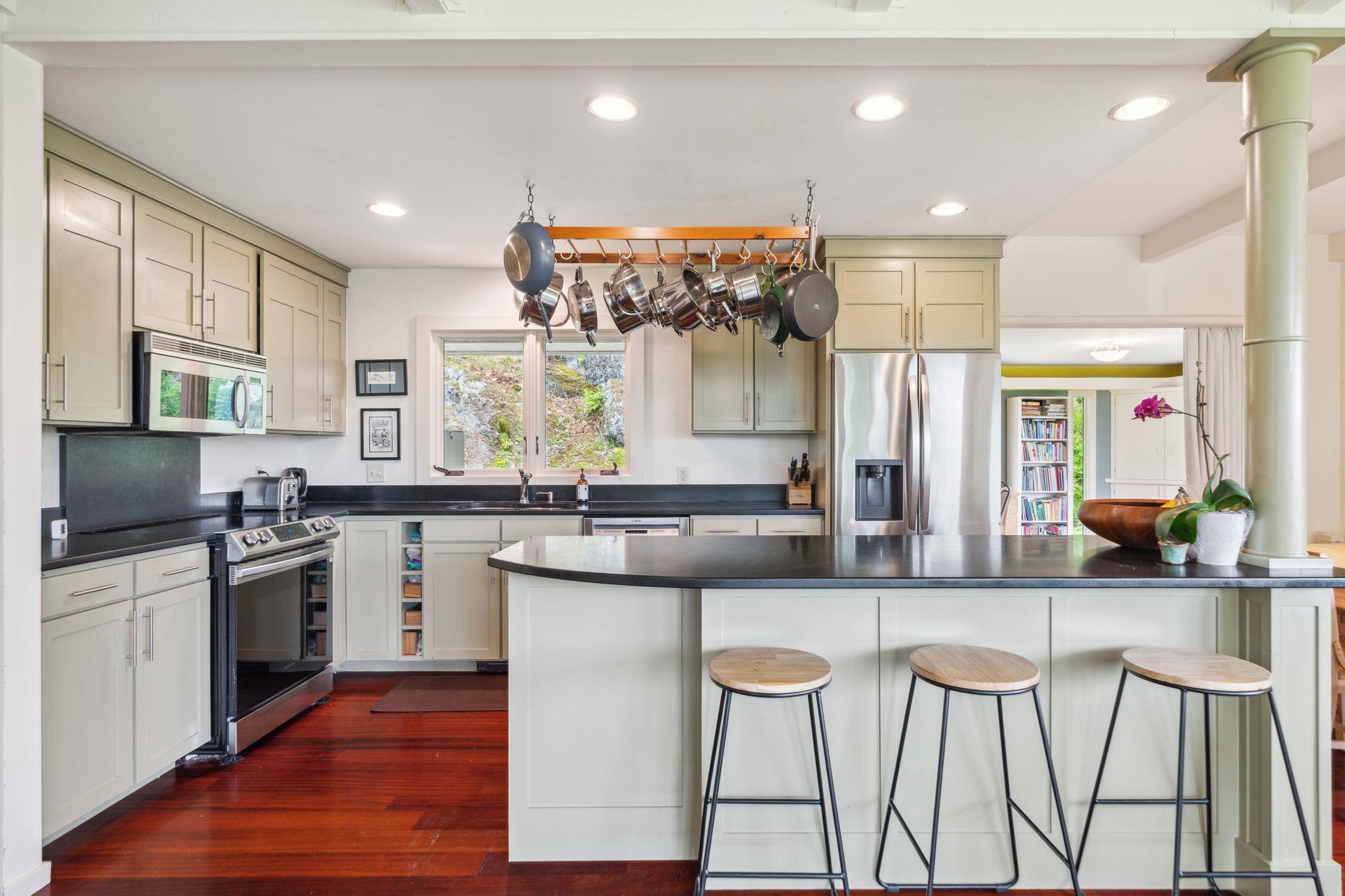 Norwich, Vermont 05055, United States, 3 Bedrooms Bedrooms, ,2 BathroomsBathrooms,Residential,Active,149514