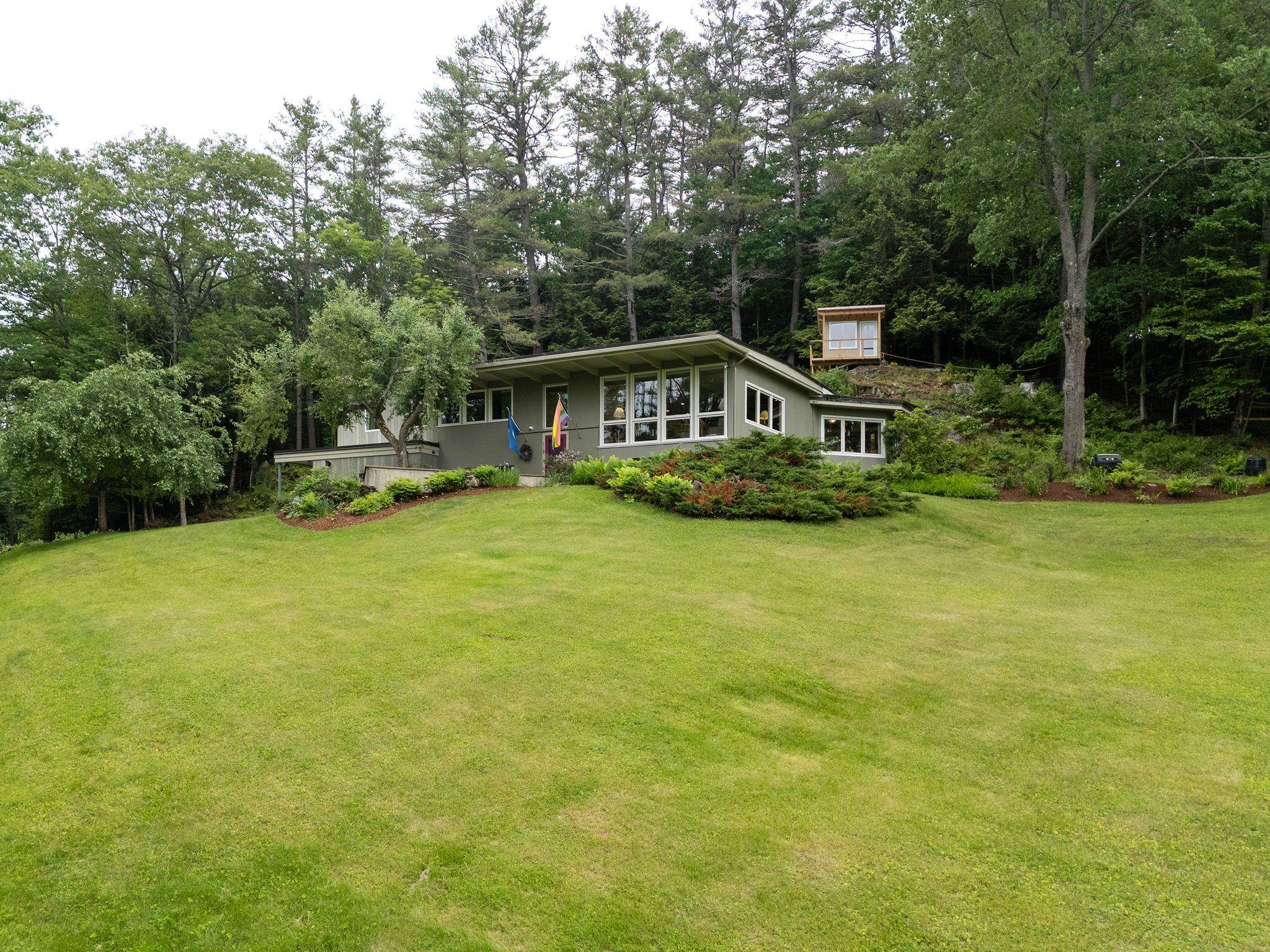 Norwich, Vermont 05055, United States, 3 Bedrooms Bedrooms, ,2 BathroomsBathrooms,Residential,Active,149514