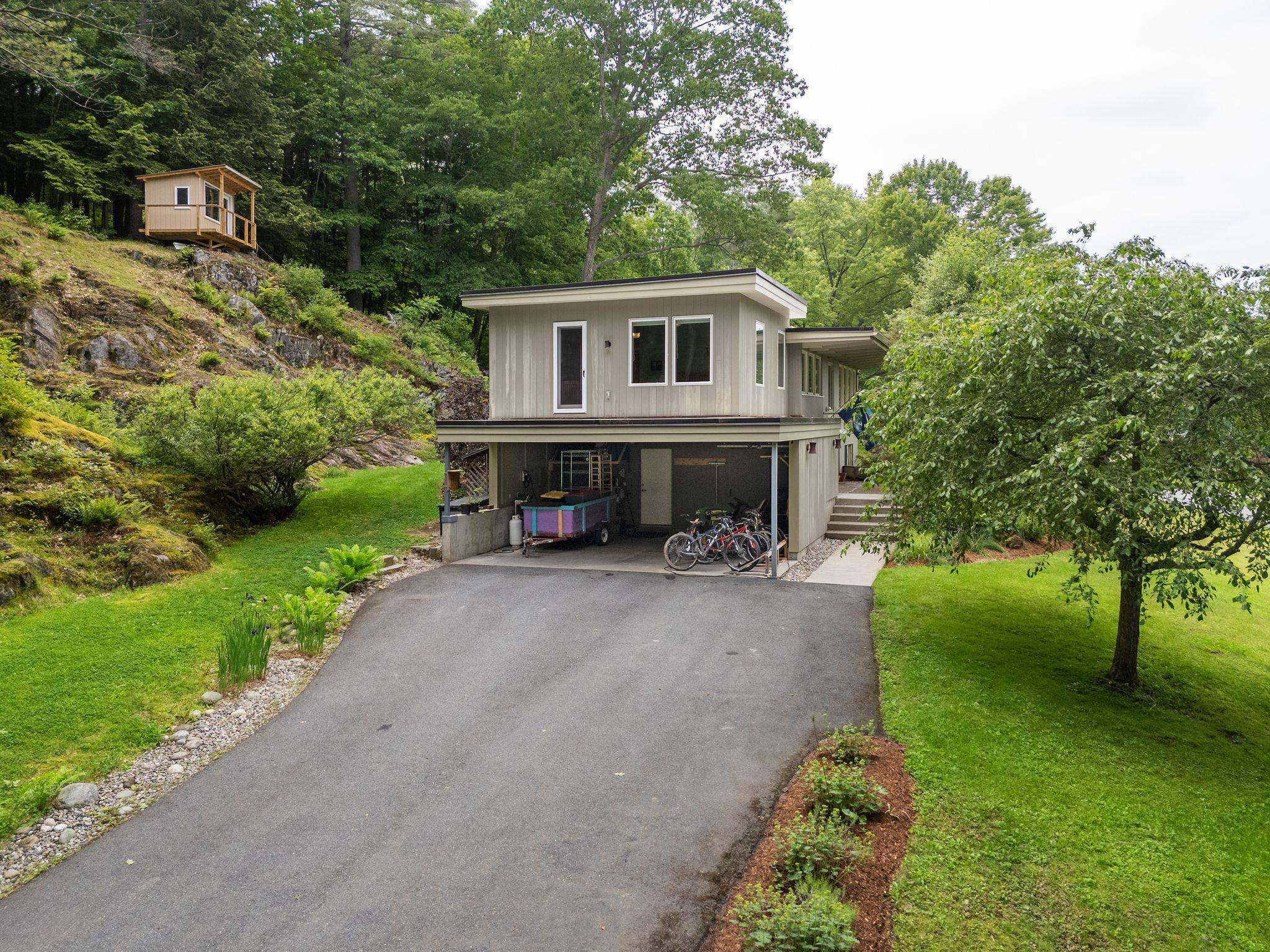 Norwich, Vermont 05055, United States, 3 Bedrooms Bedrooms, ,2 BathroomsBathrooms,Residential,Active,149514