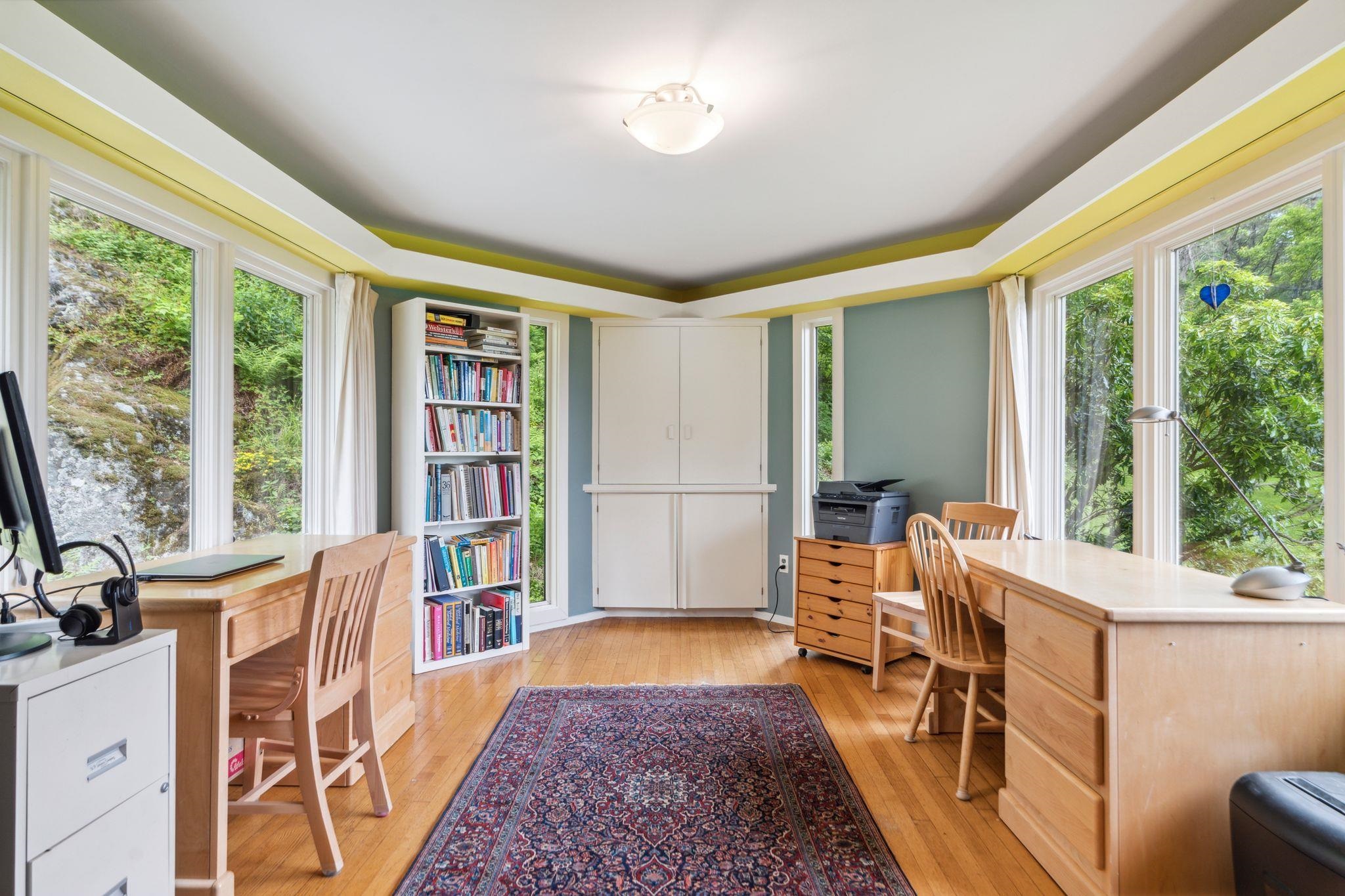 Norwich, Vermont 05055, United States, 3 Bedrooms Bedrooms, ,2 BathroomsBathrooms,Residential,Active,149514