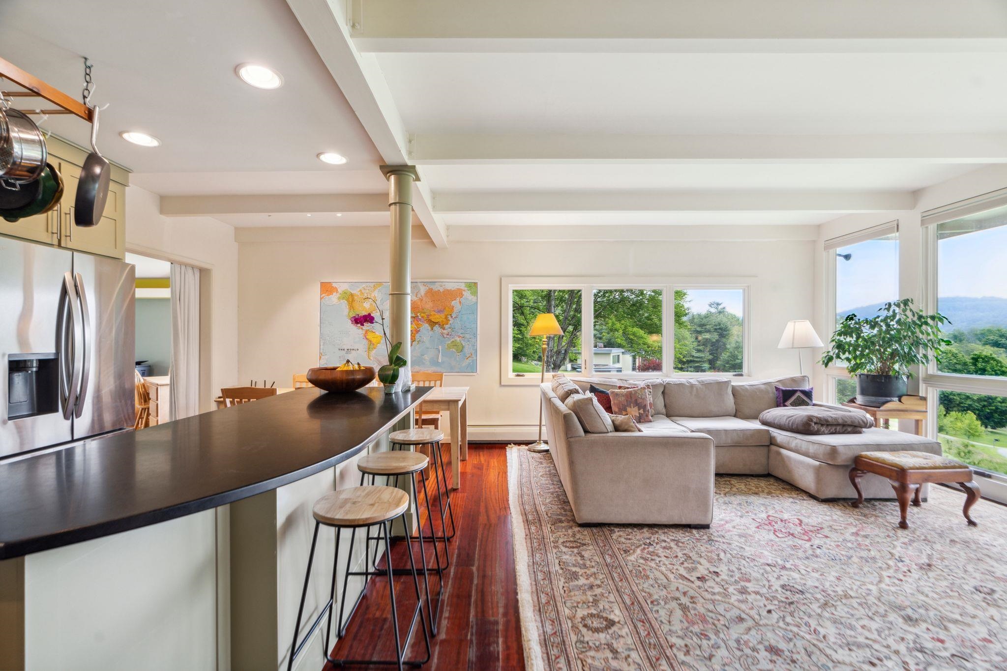 Norwich, Vermont 05055, United States, 3 Bedrooms Bedrooms, ,2 BathroomsBathrooms,Residential,Active,149514