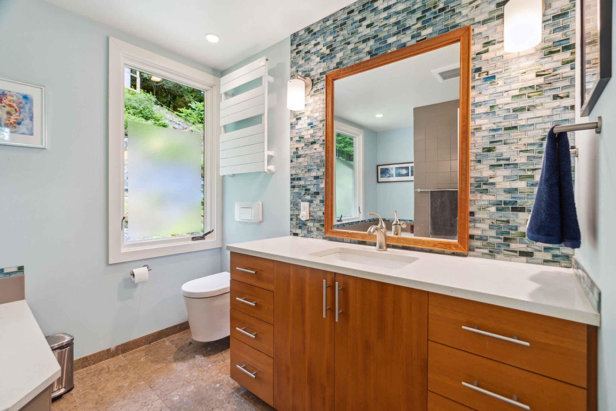 Norwich, Vermont 05055, United States, 3 Bedrooms Bedrooms, ,2 BathroomsBathrooms,Residential,Active,149514