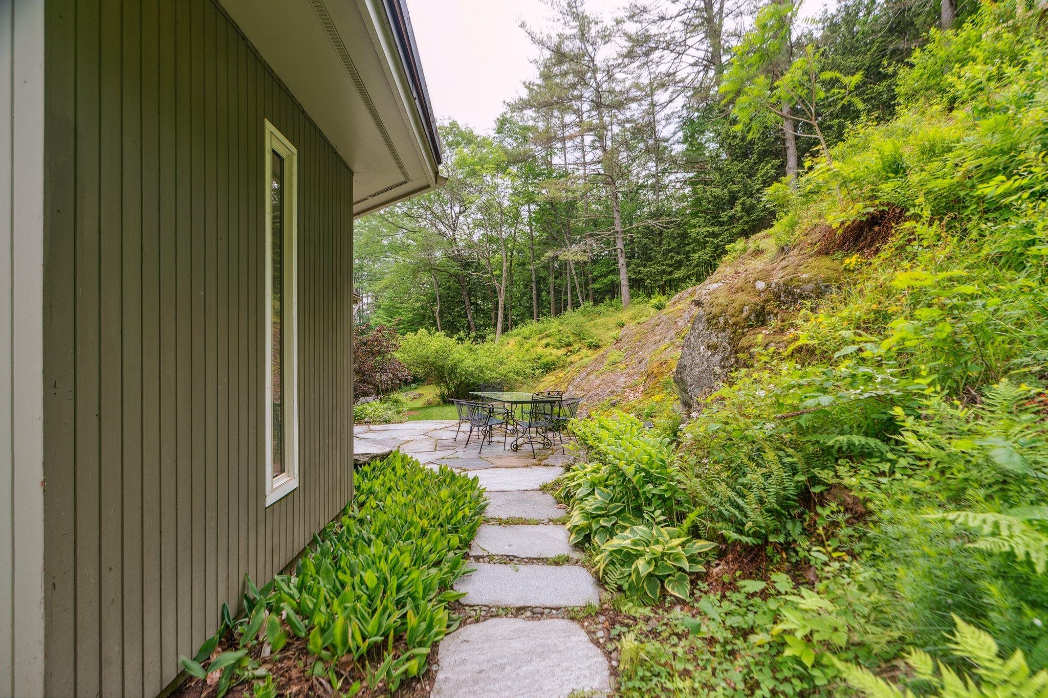 Norwich, Vermont 05055, United States, 3 Bedrooms Bedrooms, ,2 BathroomsBathrooms,Residential,Active,149514