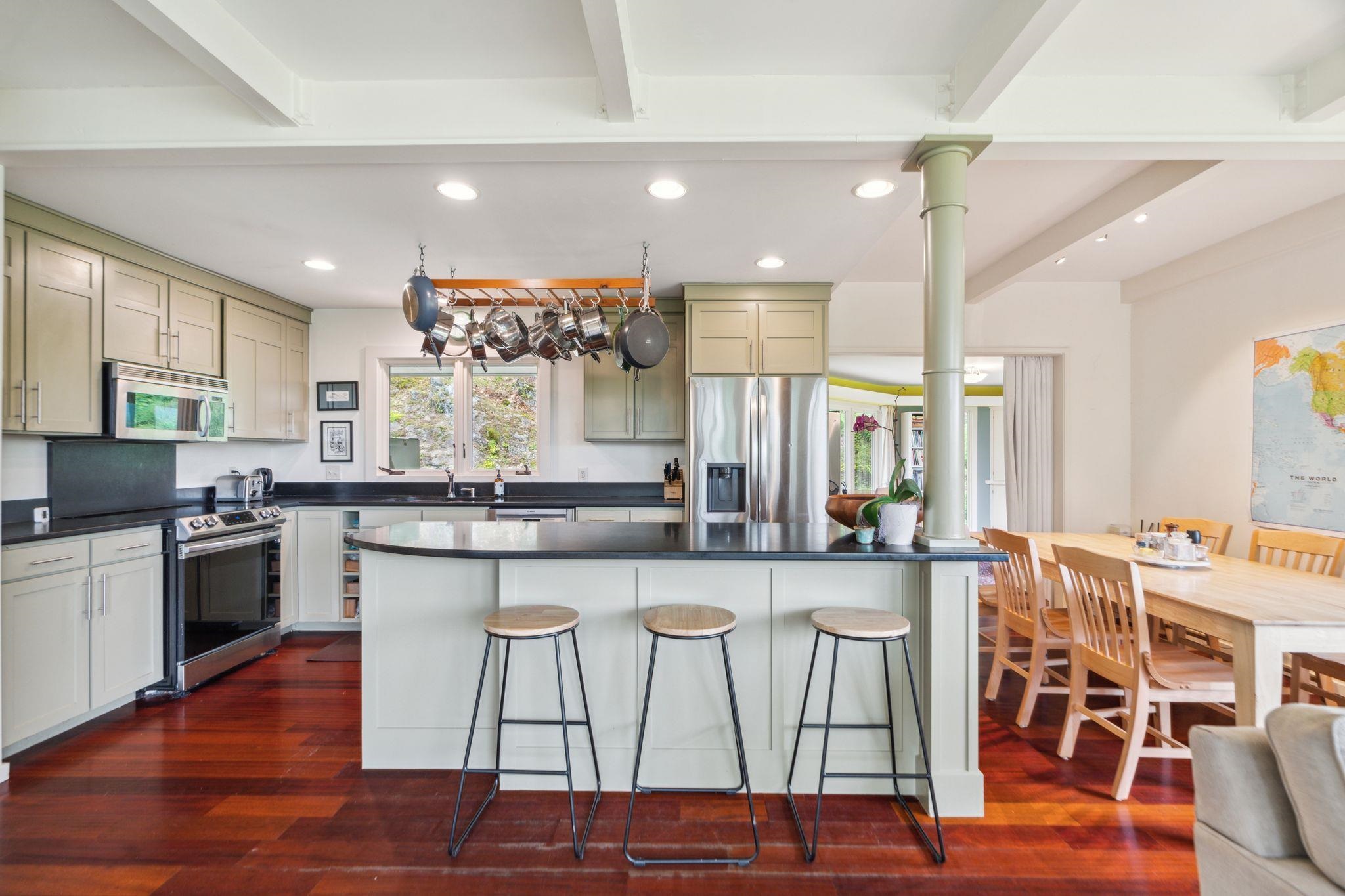 Norwich, Vermont 05055, United States, 3 Bedrooms Bedrooms, ,2 BathroomsBathrooms,Residential,Active,149514