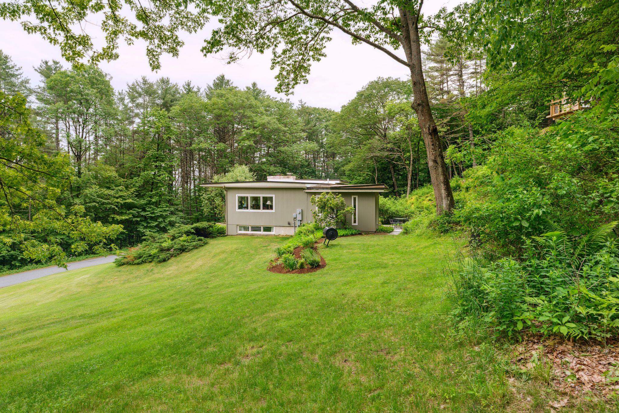 Norwich, Vermont 05055, United States, 3 Bedrooms Bedrooms, ,2 BathroomsBathrooms,Residential,Active,149514