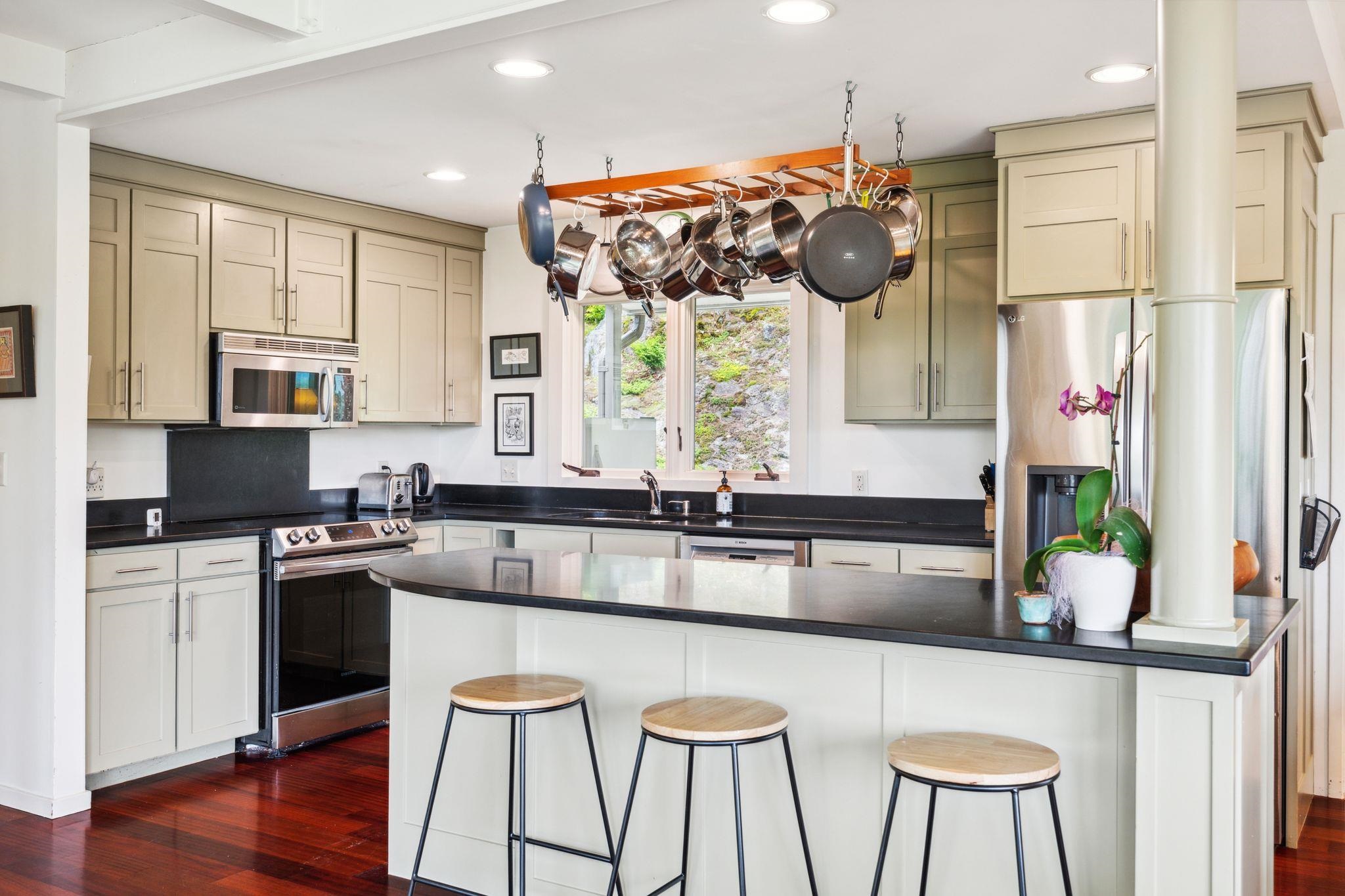 Norwich, Vermont 05055, United States, 3 Bedrooms Bedrooms, ,2 BathroomsBathrooms,Residential,Active,149514