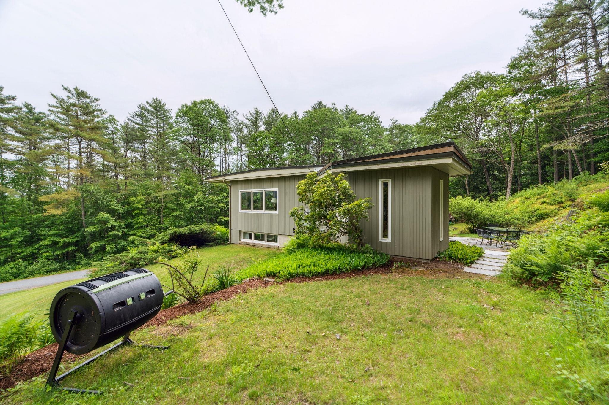 Norwich, Vermont 05055, United States, 3 Bedrooms Bedrooms, ,2 BathroomsBathrooms,Residential,Active,149514