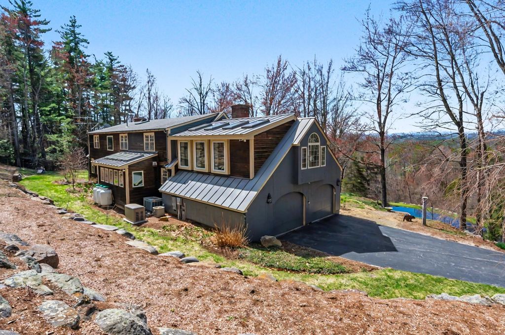 Photo of 19 Highland Drive, Amherst, NH 03031 (MLS # 5084178)