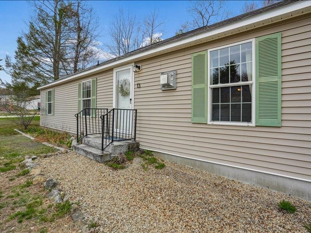 Photo of 13 Sparrow Drive, Barrington, NH 03825 (MLS # 5086348)