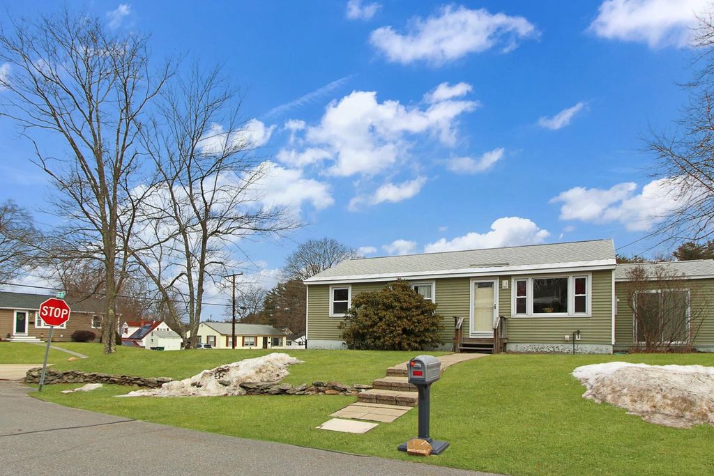 Photo of 2 Tufts Drive, Nashua, NH 03064 (MLS # 5077740)