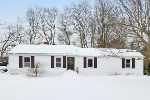 Photo of 6 Forest Drive, Seabrook, NH 03874 (MLS # 5075268)