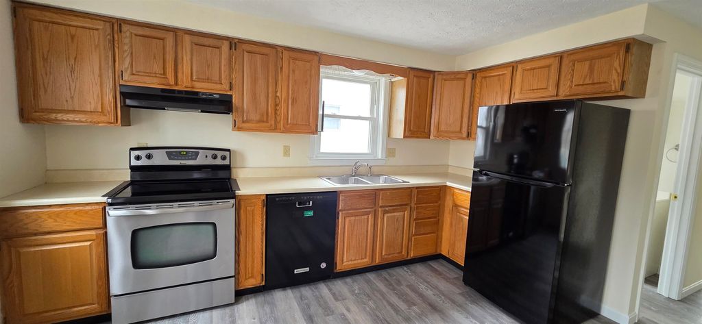 Photo of 35 Westland Avenue, Manchester, NH 03103 (MLS # 5079995)