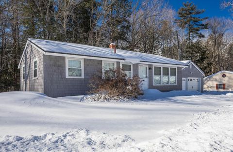Photo of 13 Spruce Drive, Dover, NH 03820 (MLS # 5075601)