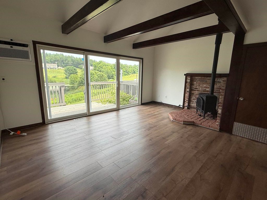 Photo of 33 Pendleton Lane, Londonderry, NH 03053 (MLS # 5047640)