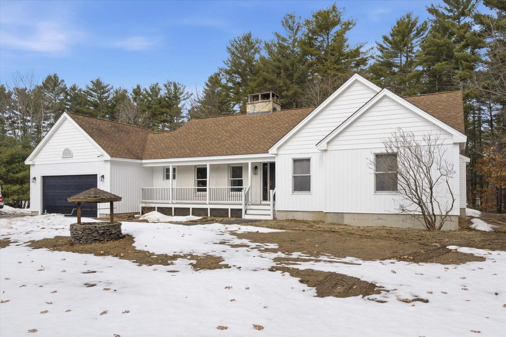 Photo of 15 Kens Way, Pelham, NH 03076 (MLS # 5079296)